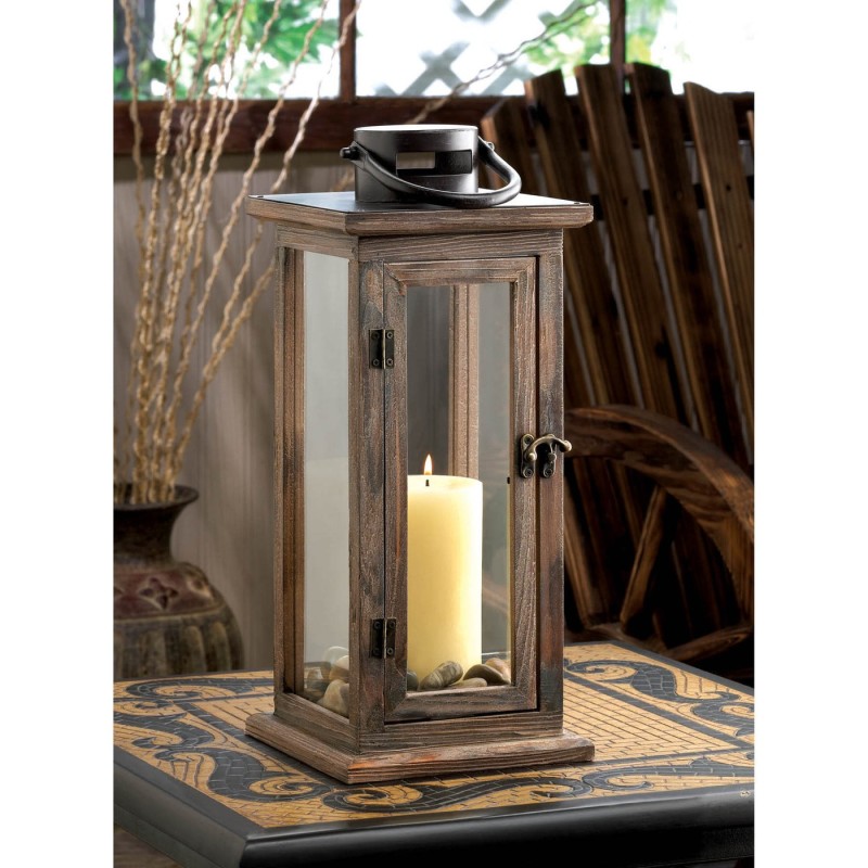 LODGE WOODEN LANTERN